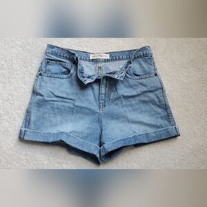 Gap 1969 Super High Rise Shorts - size 31